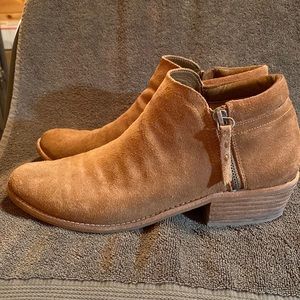 Steve Madden Suede Ankle Bootie, size 9